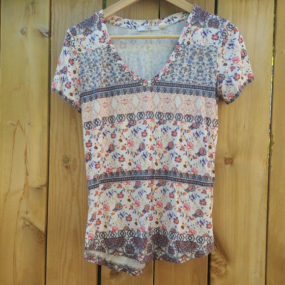 CLEARANCE XS Dex Floral Tee - Picture 1 of 4